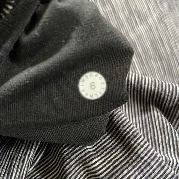 Lululemon heather gray leggings - Picture 3 of 4